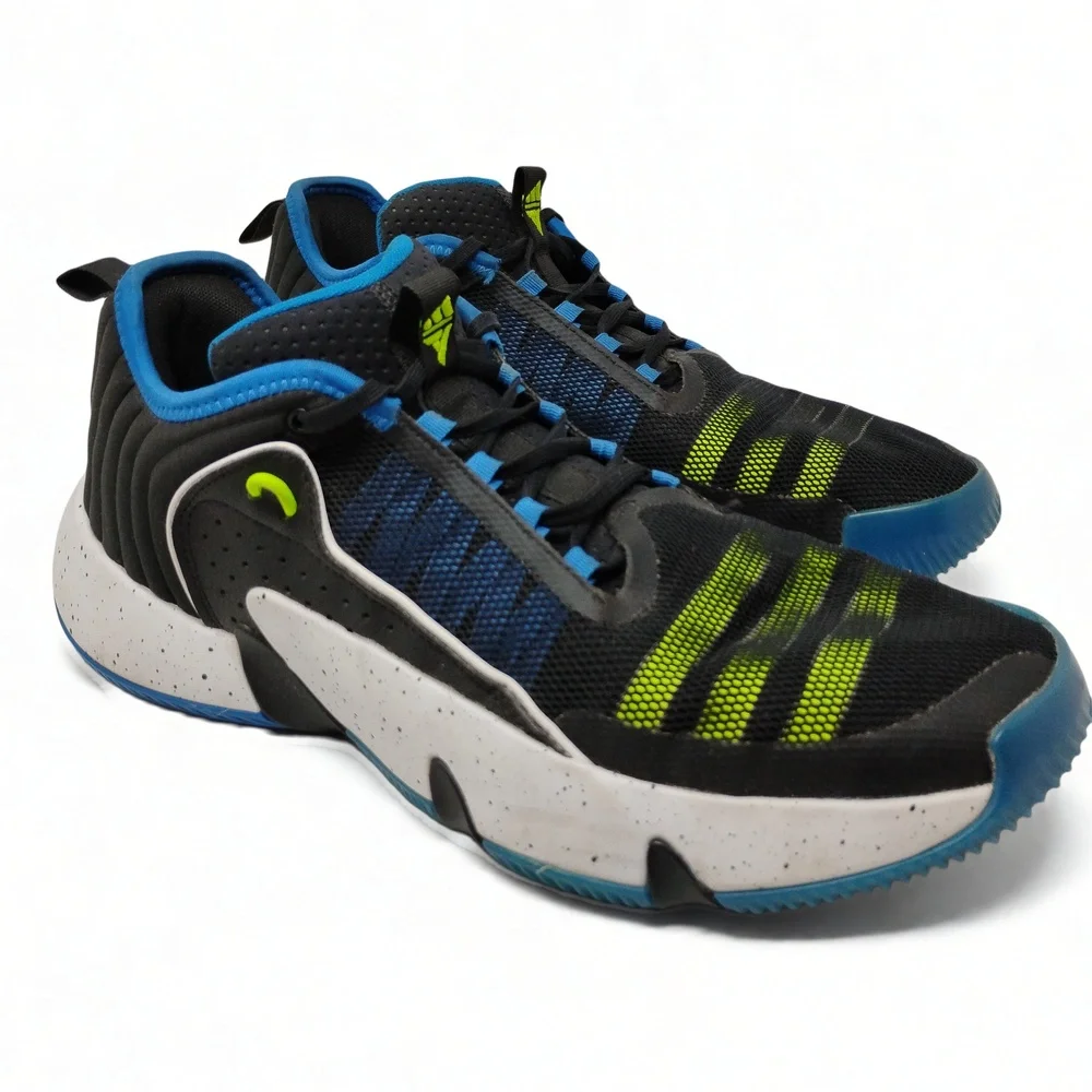 Streetwear Minimalist Adidas Trae Unlimited Mens Basketball Shoes Size 10.5